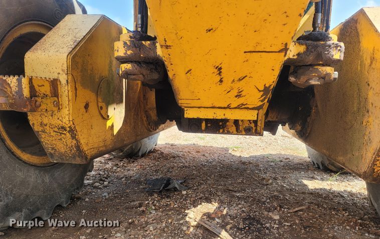 image for item LM9718 1995 John Deere 670B  motor grader