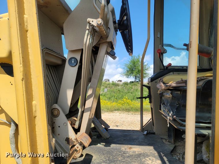 image for item LM9718 1995 John Deere 670B  motor grader
