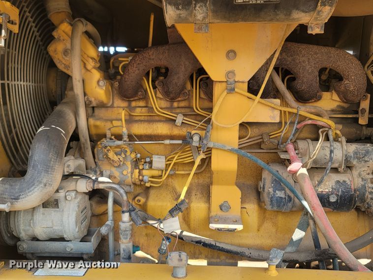 image for item LM9718 1995 John Deere 670B  motor grader