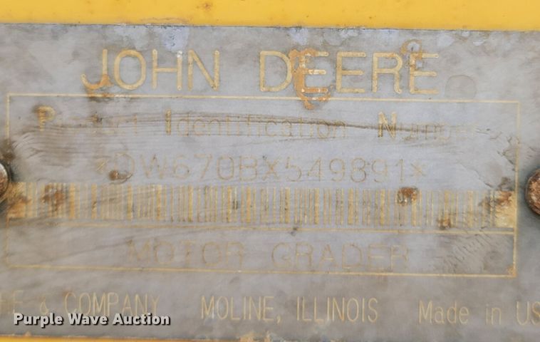 image for item LM9718 1995 John Deere 670B  motor grader