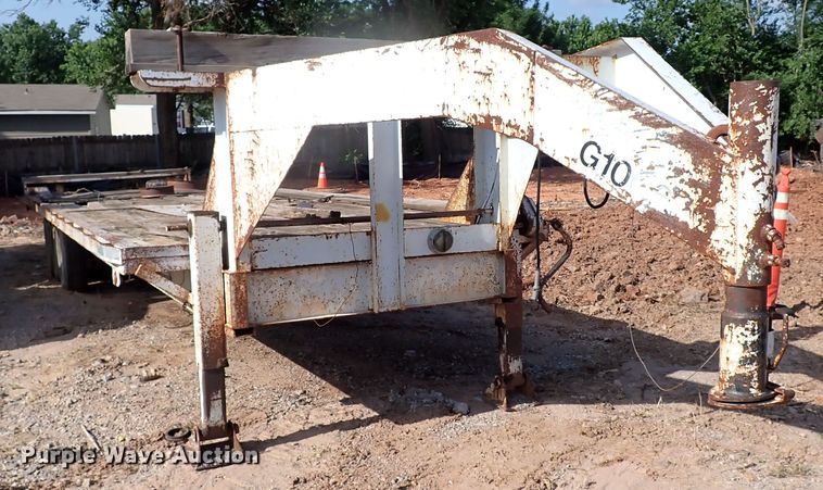 image for item MF9502 1980 WW  equipment trailer
