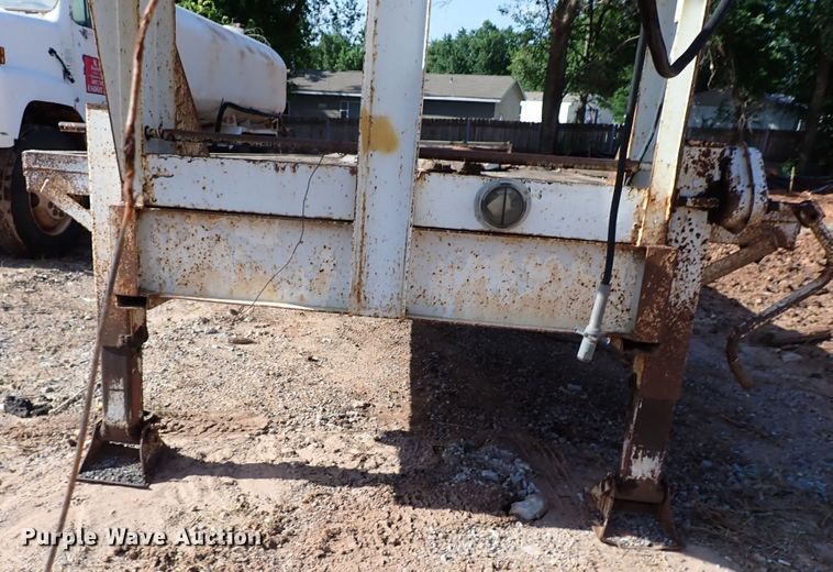 image for item MF9502 1980 WW  equipment trailer