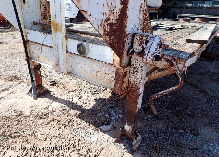 image for item MF9502 1980 WW  equipment trailer