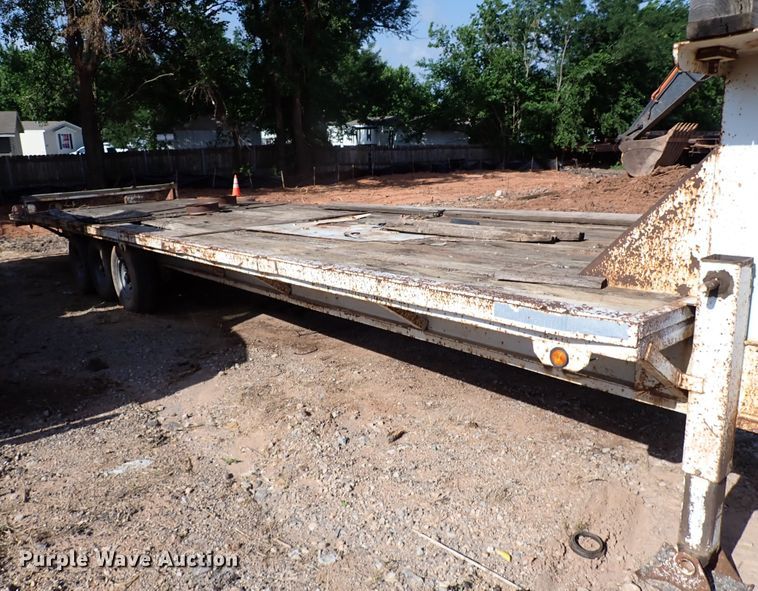 image for item MF9502 1980 WW  equipment trailer