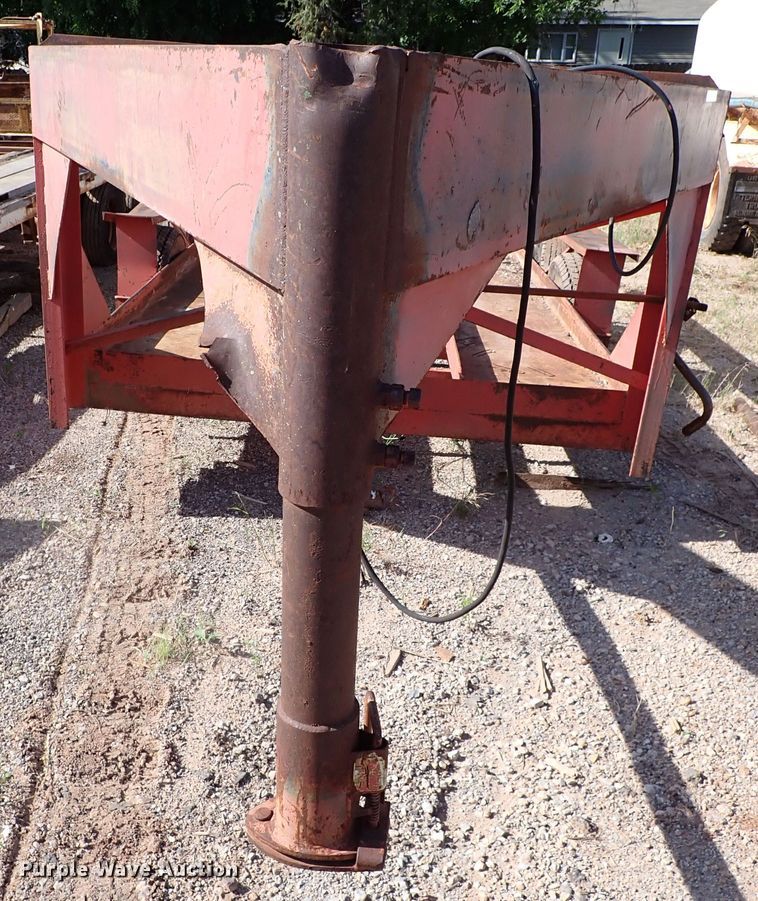 image for item MF9504 1983 Belshe  equipment trailer