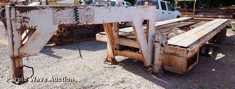 image for item MF9505 1981 Triangle K  equipment trailer