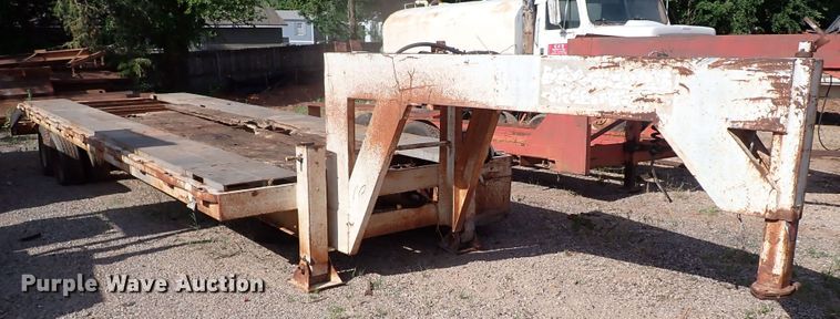 image for item MF9505 1981 Triangle K  equipment trailer