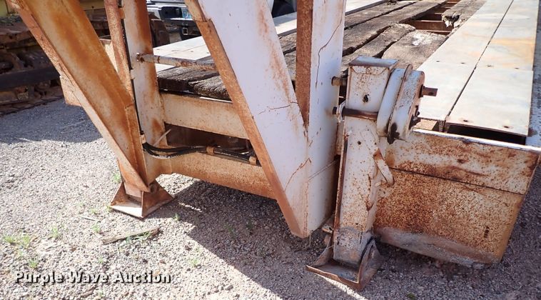 image for item MF9505 1981 Triangle K  equipment trailer