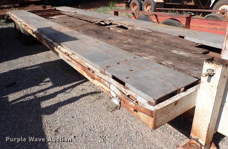 image for item MF9505 1981 Triangle K  equipment trailer