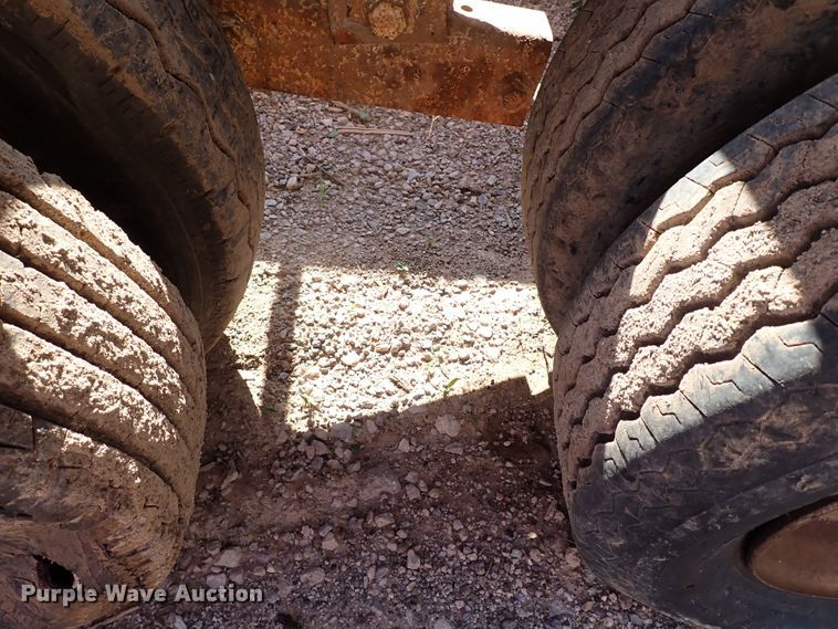 image for item MF9505 1981 Triangle K  equipment trailer