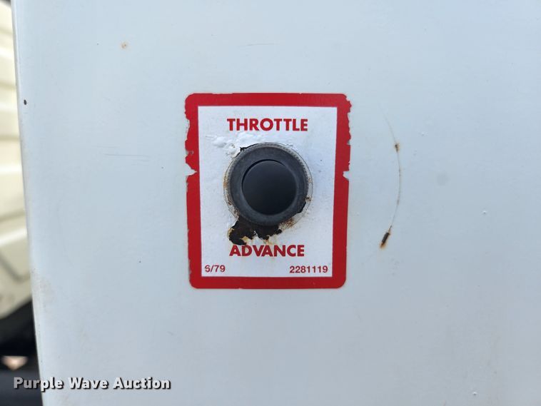 image for item MK9268 2004 International 4400  refuse truck