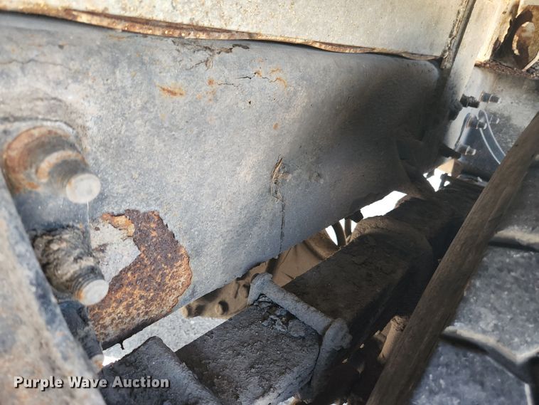 image for item MK9268 2004 International 4400  refuse truck