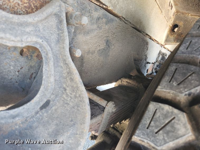 image for item MK9268 2004 International 4400  refuse truck