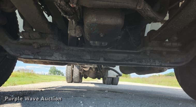 image for item MK9268 2004 International 4400  refuse truck