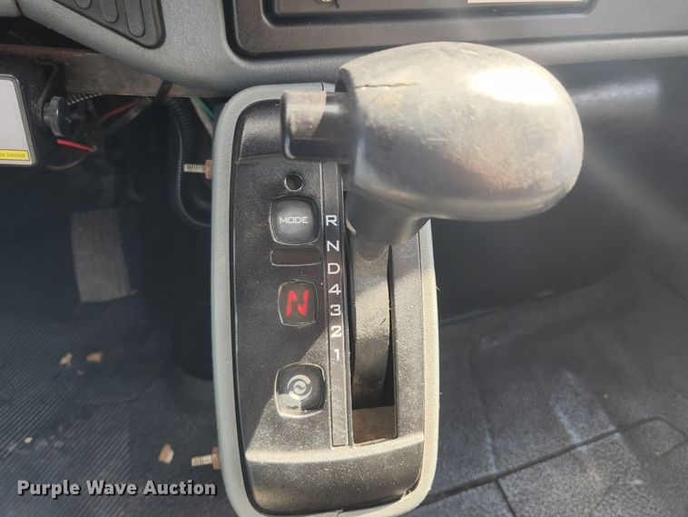 image for item MK9268 2004 International 4400  refuse truck