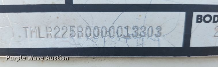 image for item MK9268 2004 International 4400  refuse truck