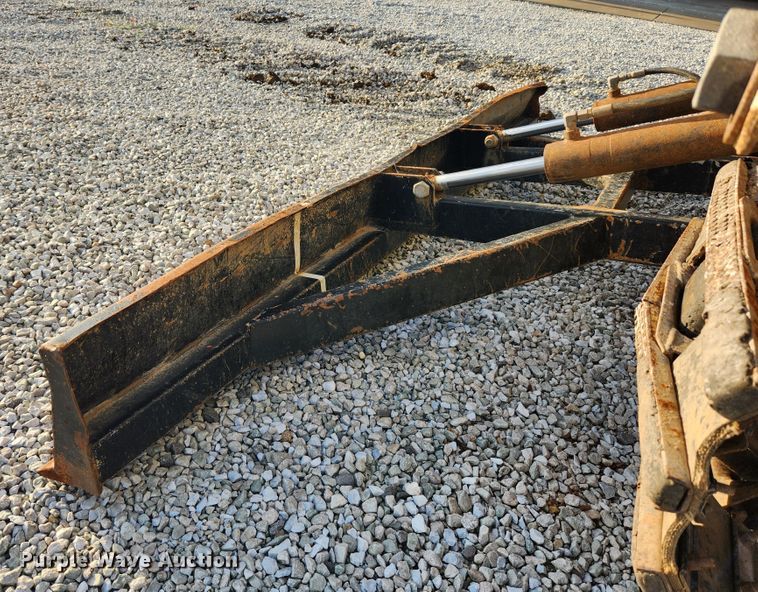 image for item MK9298 2006 UTV International RT02DD-608  mini digger derrick