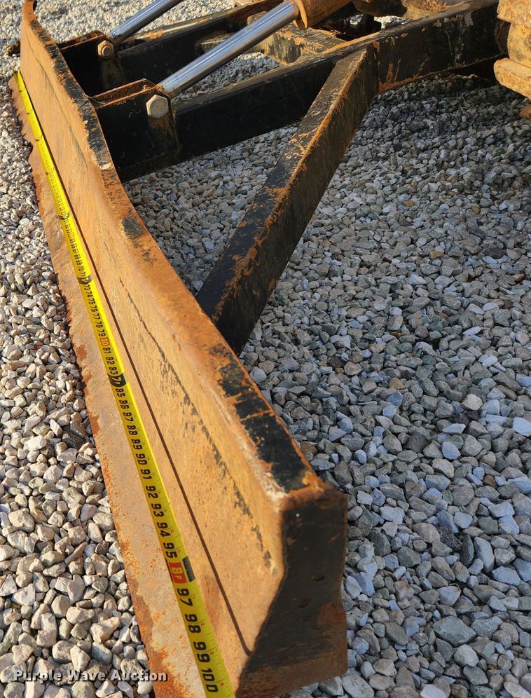 image for item MK9298 2006 UTV International RT02DD-608  mini digger derrick