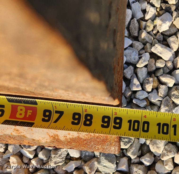 image for item MK9298 2006 UTV International RT02DD-608  mini digger derrick