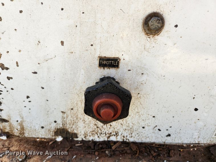 image for item MK9298 2006 UTV International RT02DD-608  mini digger derrick