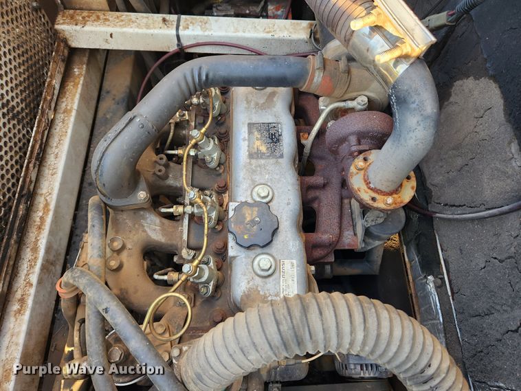 image for item MK9298 2006 UTV International RT02DD-608  mini digger derrick