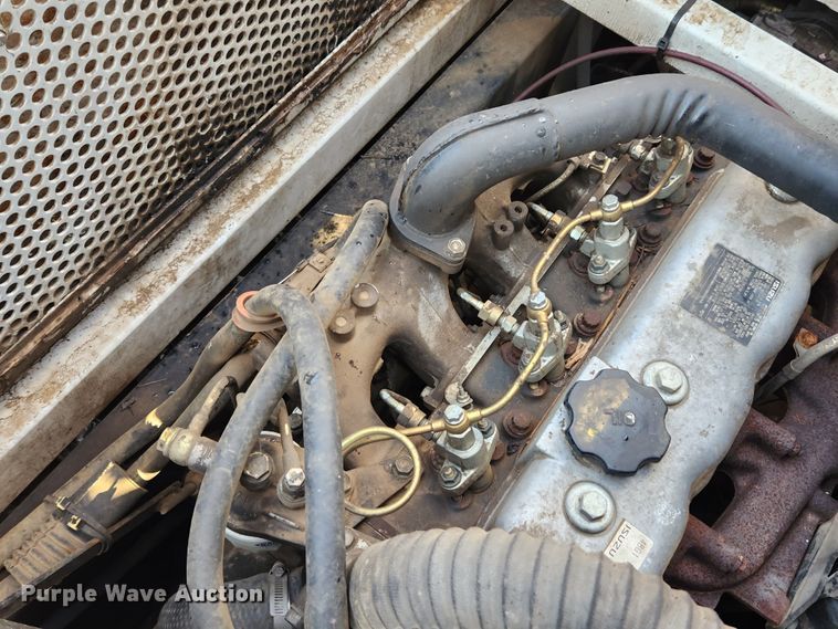 image for item MK9298 2006 UTV International RT02DD-608  mini digger derrick