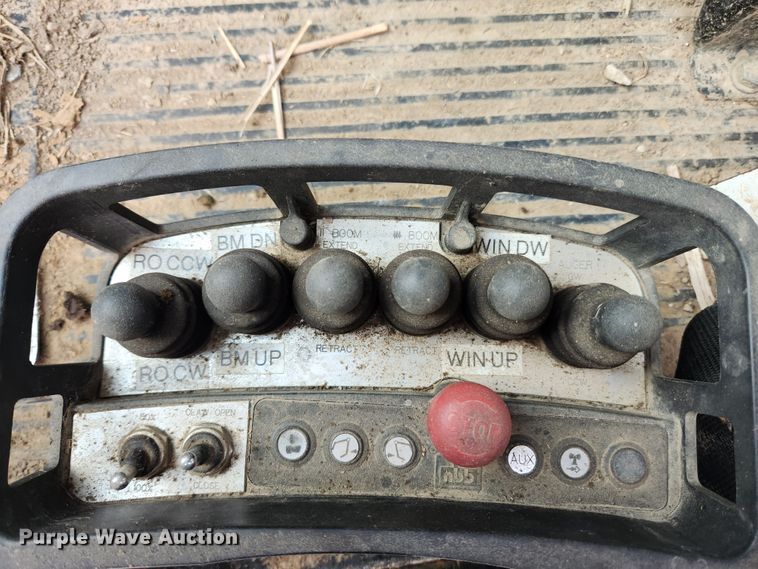 image for item MK9298 2006 UTV International RT02DD-608  mini digger derrick