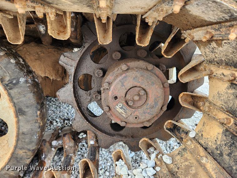 image for item MK9298 2006 UTV International RT02DD-608  mini digger derrick