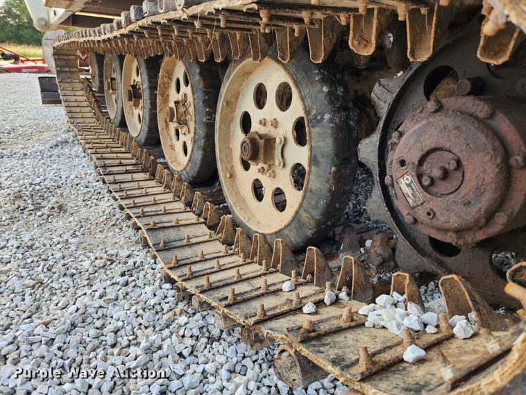 image for item MK9298 2006 UTV International RT02DD-608  mini digger derrick