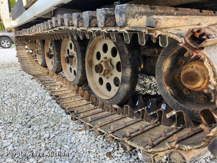 image for item MK9298 2006 UTV International RT02DD-608  mini digger derrick