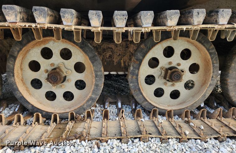 image for item MK9298 2006 UTV International RT02DD-608  mini digger derrick