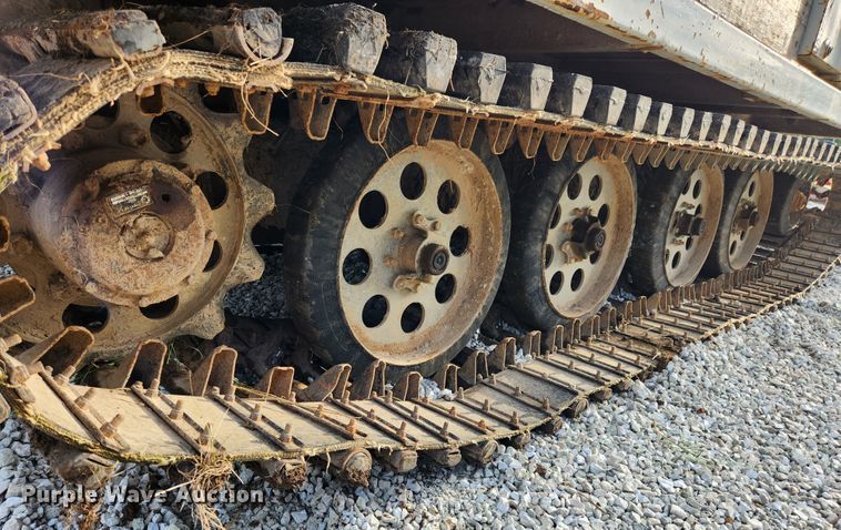 image for item MK9298 2006 UTV International RT02DD-608  mini digger derrick