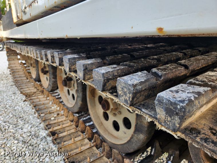 image for item MK9298 2006 UTV International RT02DD-608  mini digger derrick