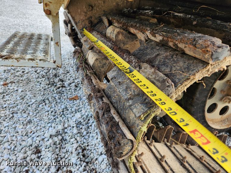 image for item MK9298 2006 UTV International RT02DD-608  mini digger derrick