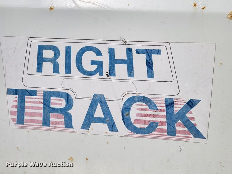 image for item MK9298 2006 UTV International RT02DD-608  mini digger derrick