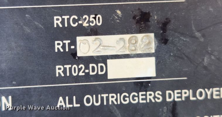 image for item MK9298 2006 UTV International RT02DD-608  mini digger derrick