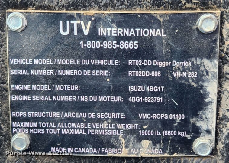 image for item MK9298 2006 UTV International RT02DD-608  mini digger derrick