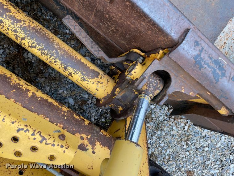 image for item MR9289 1999 John Deere 240  skid steer loader