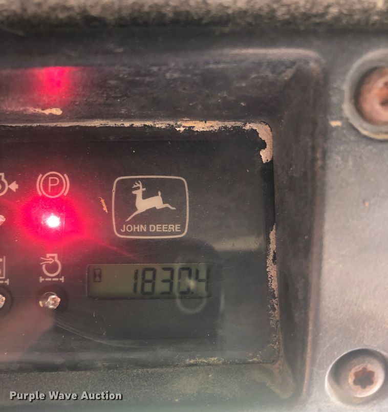 image for item MR9289 1999 John Deere 240  skid steer loader