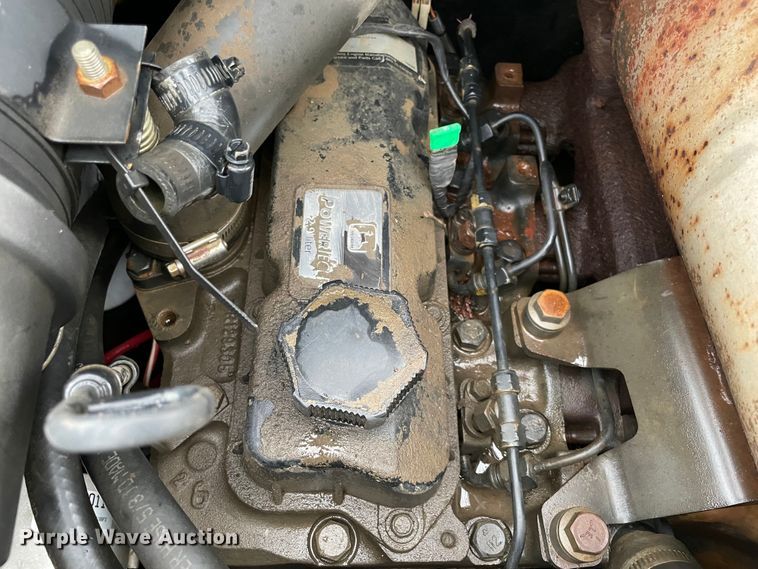 image for item MR9289 1999 John Deere 240  skid steer loader