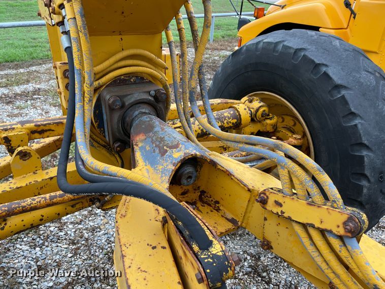 image for item MR9290 1977 Caterpillar 12G  motor grader