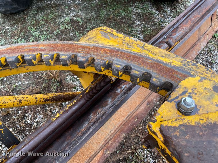 image for item MR9290 1977 Caterpillar 12G  motor grader