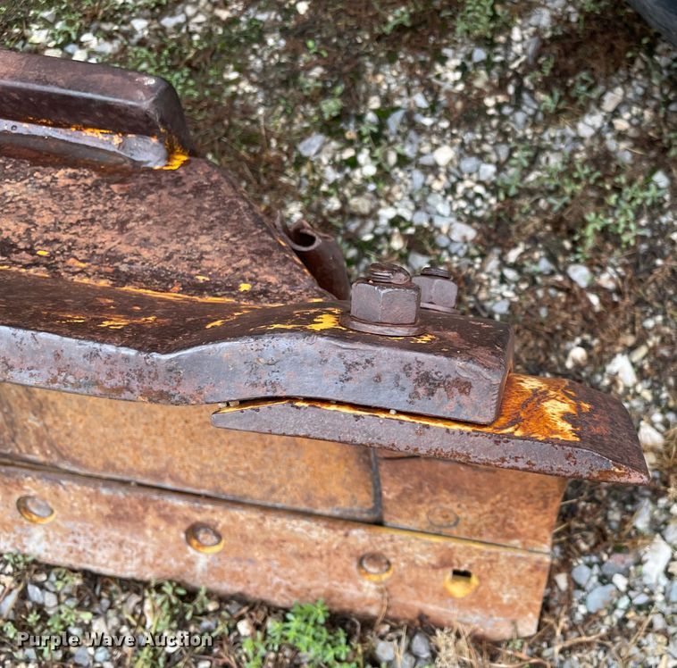 image for item MR9290 1977 Caterpillar 12G  motor grader