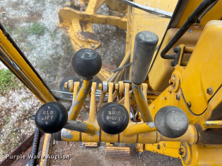 image for item MR9290 1977 Caterpillar 12G  motor grader