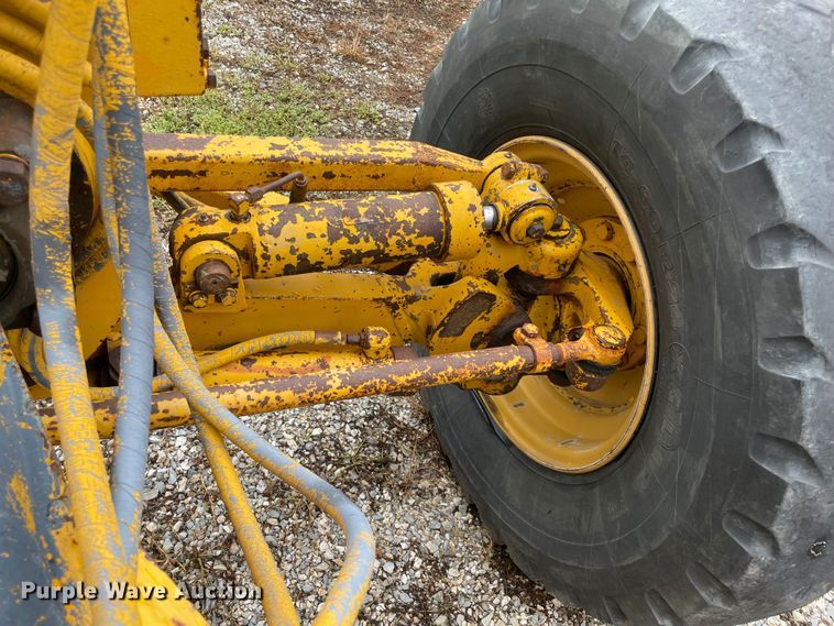 image for item MR9290 1977 Caterpillar 12G  motor grader