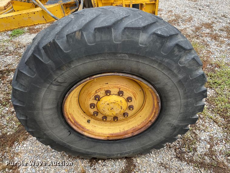 image for item MR9290 1977 Caterpillar 12G  motor grader