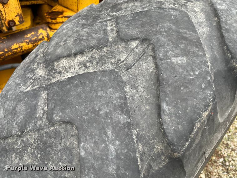 image for item MR9290 1977 Caterpillar 12G  motor grader