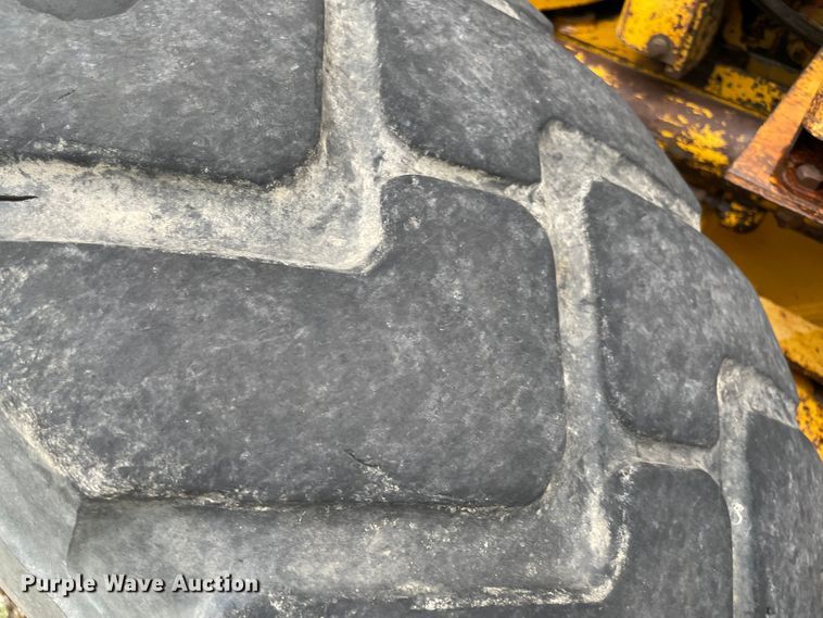 image for item MR9290 1977 Caterpillar 12G  motor grader