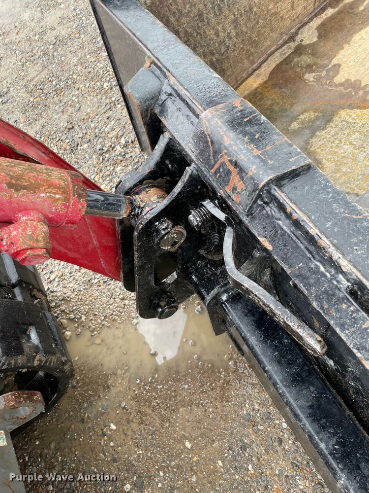 image for item MR9295 2017 Takeuchi TL10V2  tracked skid steer loader