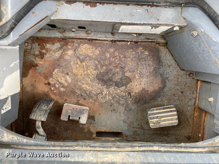 image for item MR9295 2017 Takeuchi TL10V2  tracked skid steer loader